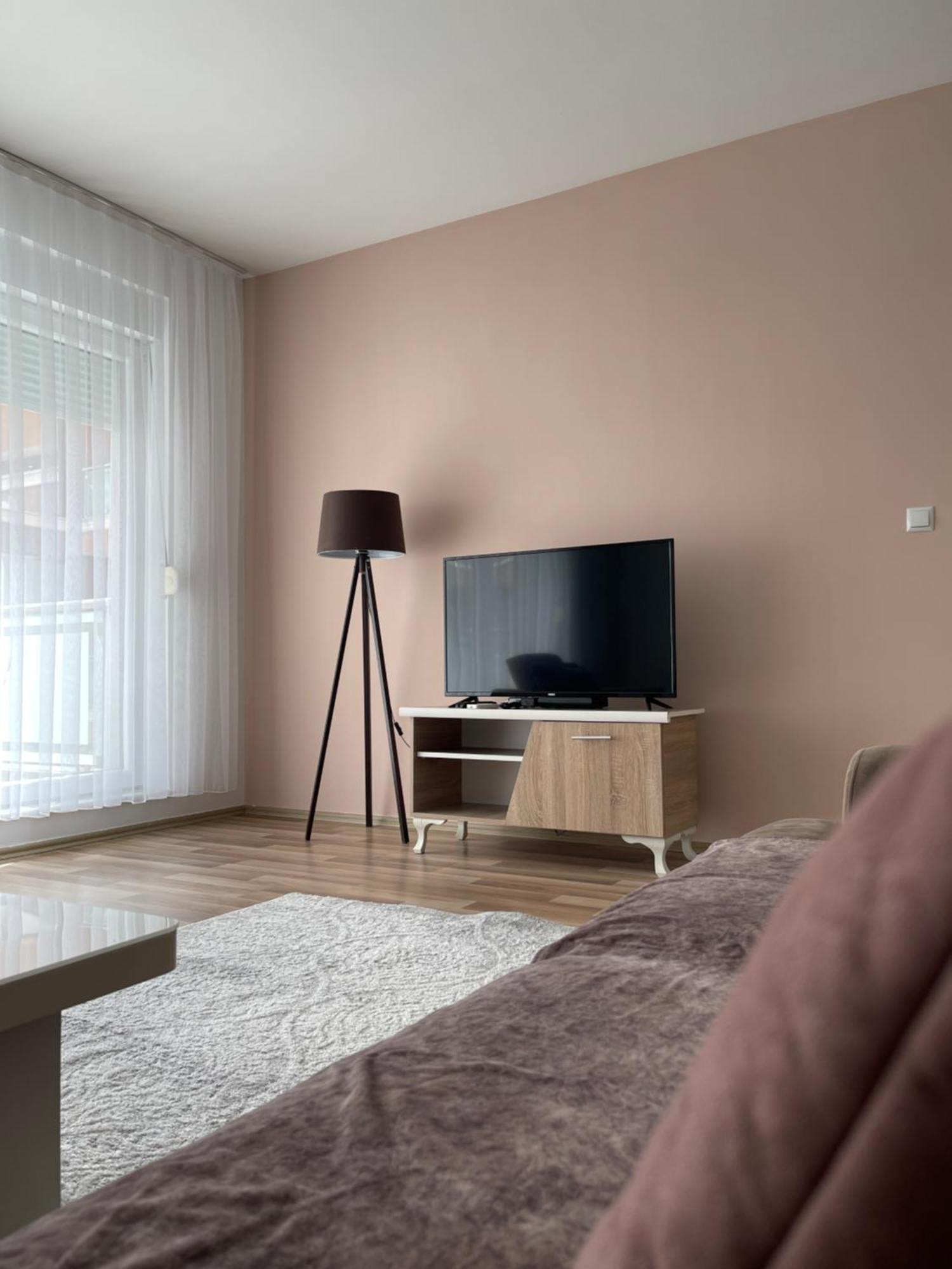 Entire Apartment - Near The Center Пристина Екстериор снимка