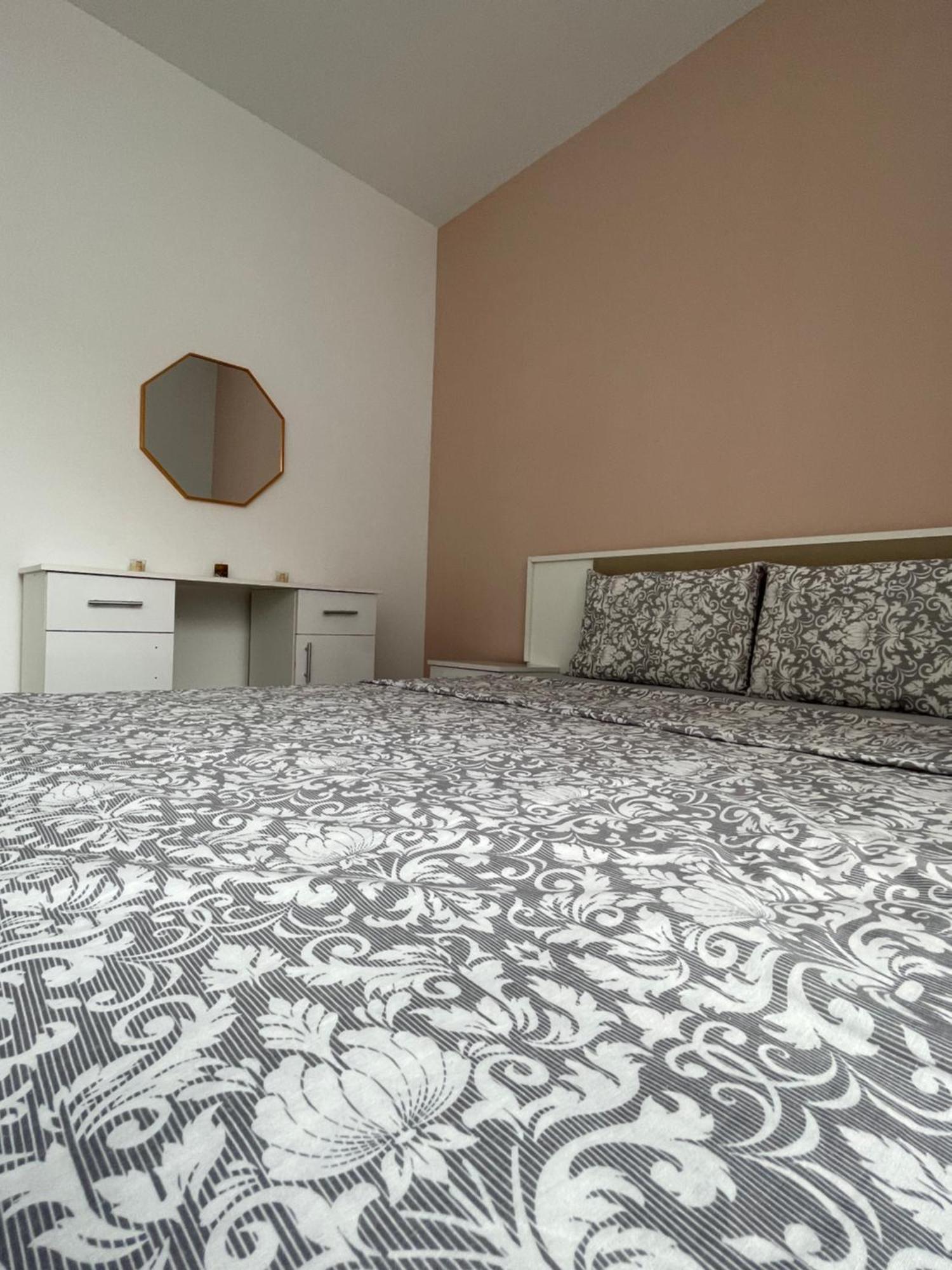 Entire Apartment - Near The Center Пристина Екстериор снимка